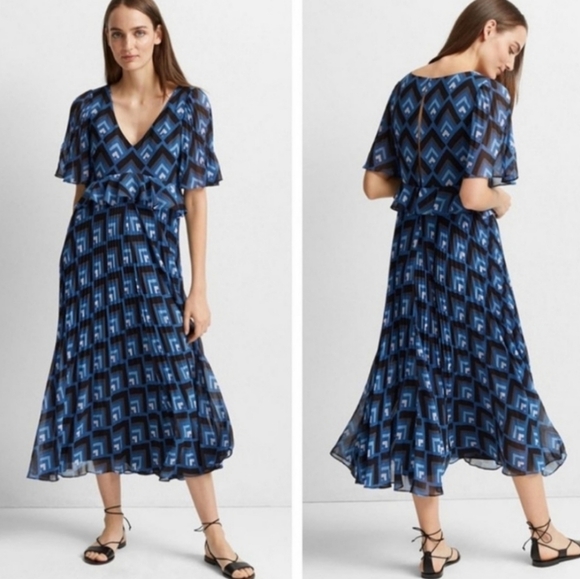 Club Monaco Dresses & Skirts - CLUB Monaco Gostanzah Dress Size 4